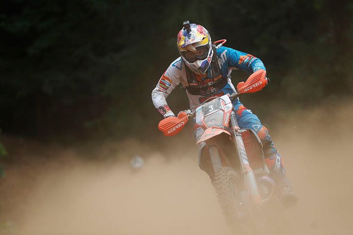 1528999399_raptor-titanium-updated-their-cover-phot.jpg