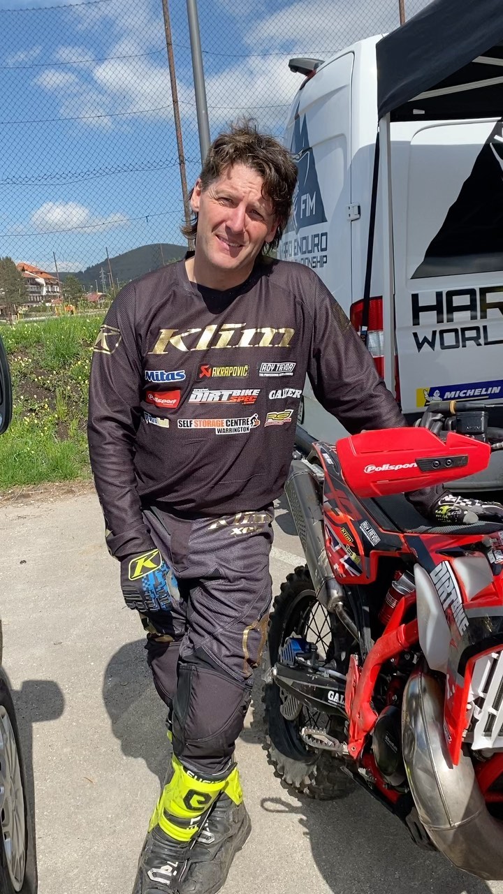 Why does @paulboltsenduro use raptor peg...