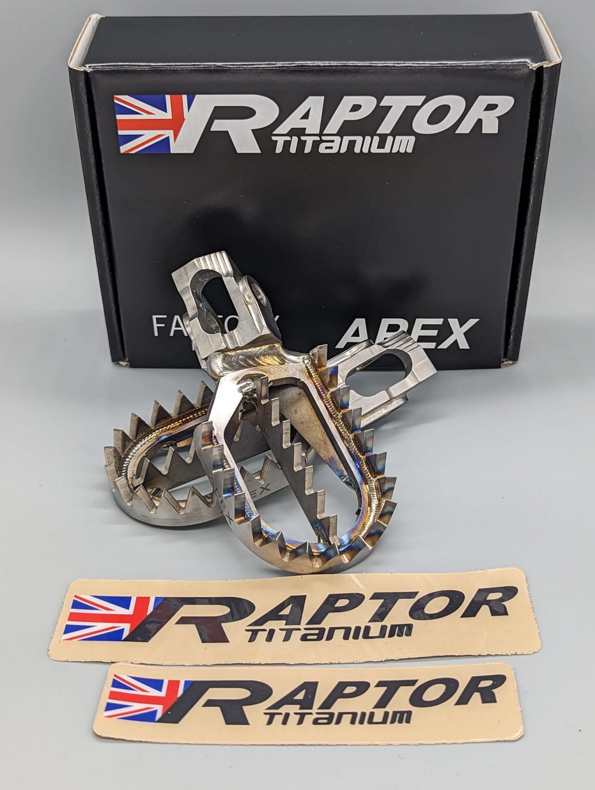 RX023ST KTM / HUSQ / Gas ShortTop Apex Titanium Footpegs • Raptor Titanium